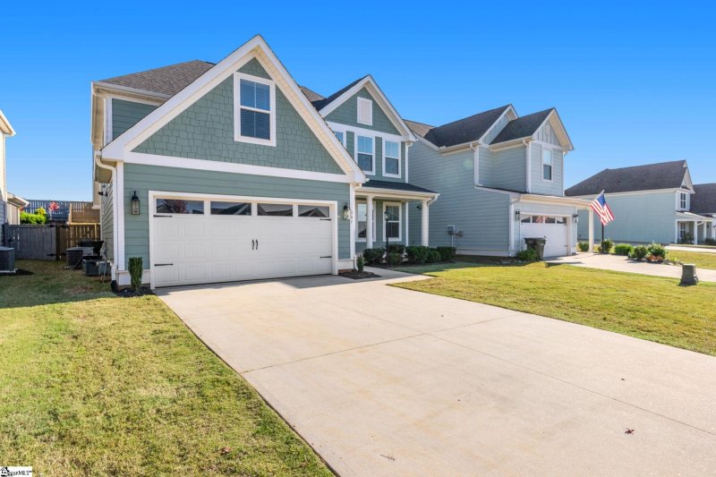 Property image 2 of 307 Townsend Avenue in ONeal Village, Greer, SC 29651