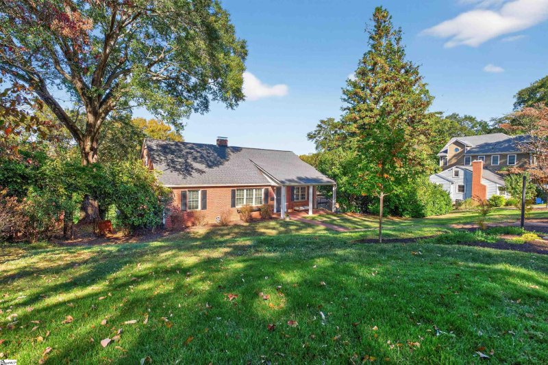 Property image 5 of 100 W Montclair Avenue in North Main, Greenville, SC 29609