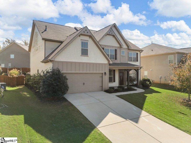 Property image 3 of 644 Diamond Ridge Way in Sapphire Pointe, Duncan, SC 29344