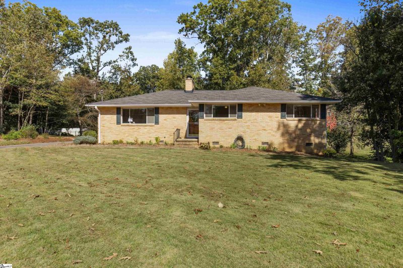 25 Forestdale Drive
