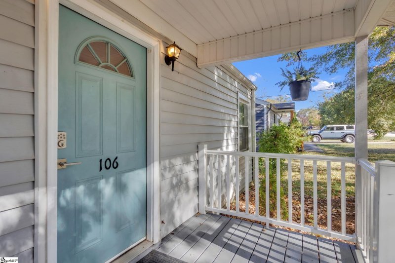 Property image 3 of 106 Brookdale Avenue in Fair Heights, Greenville, SC 29607