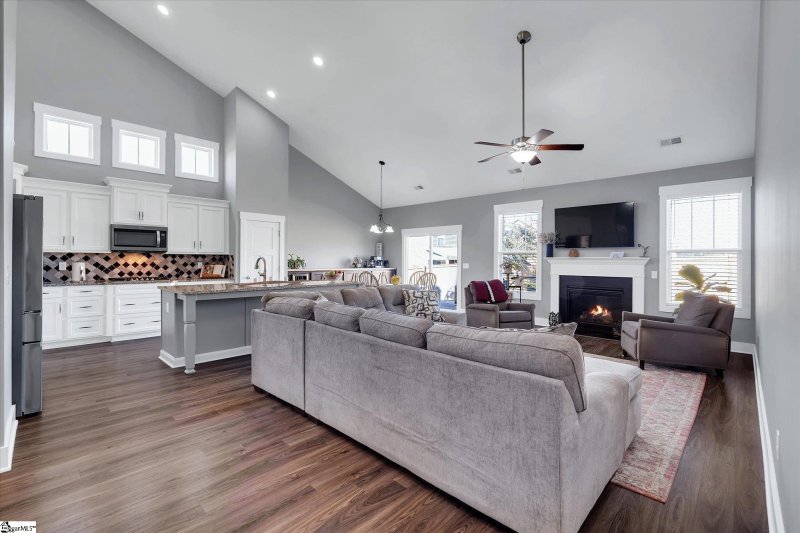 Property image 5 of 112 Foxbank Circle in Creekside Manor, Greer, SC 29651