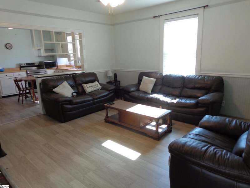 Property image 4 of 26 Baldwin Street in Brandon, Greenville, SC 29611-4640