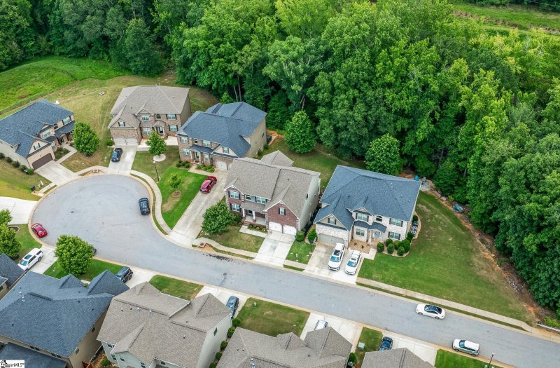 Property image 2 of 330 Mansfield Lane in Westhaven, Greer, SC 29650