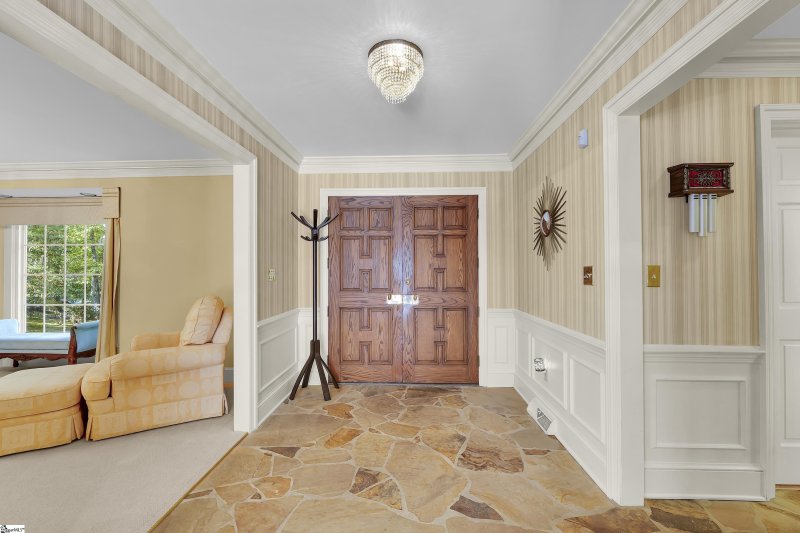 Property image 5 of 102 Graystone Road in Watson Orchard, Greenville, SC 29615