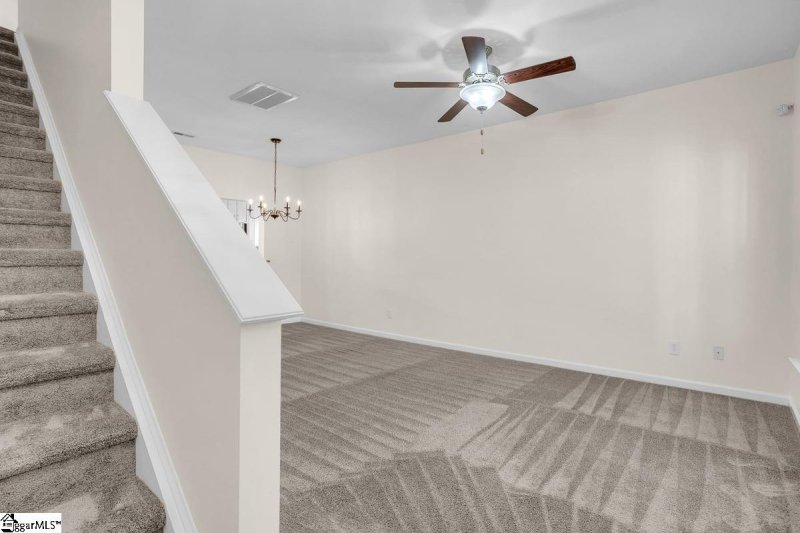 Property image 3 of 604 Graythorn Lane in Laurel Heights, Greenville, SC 29607