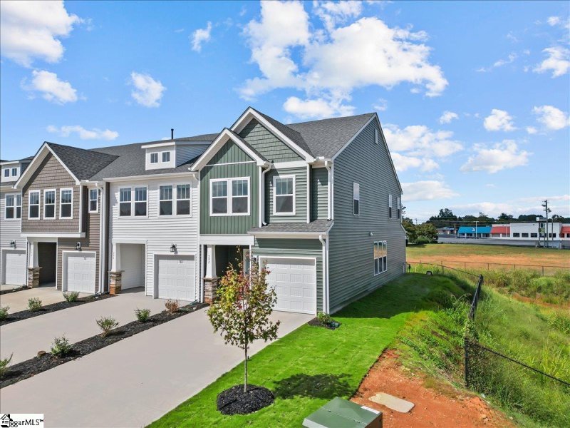 Property image 2 of 202 Cali Way in Saluda Crossing, Piedmont, SC 29673