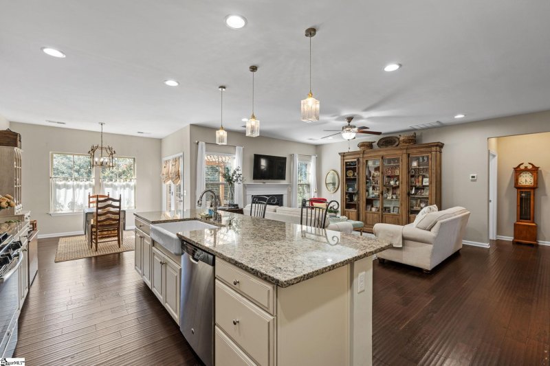 Property image 5 of 58 Hemingway Lane in Townes at Five Forks, Simpsonville, SC 29681