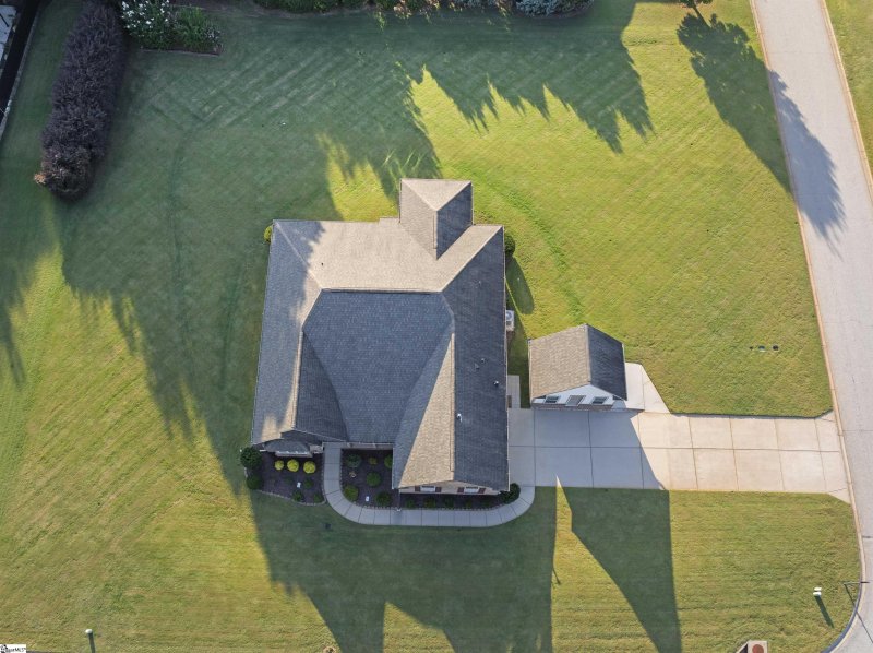 Property image 4 of 1003 Hillcrest Court in Sterling Meadow, Anderson, SC 29621