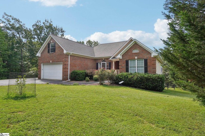 Property image 3 of 1025 Highland View Lane in Lake Adger, Mill Spring, NC 28756-6832