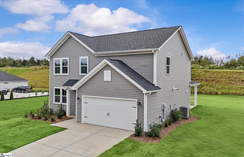 Property image 3 of 817 Sweetwater Springs Drive in Sweetwater Hills, Moore, SC 29369