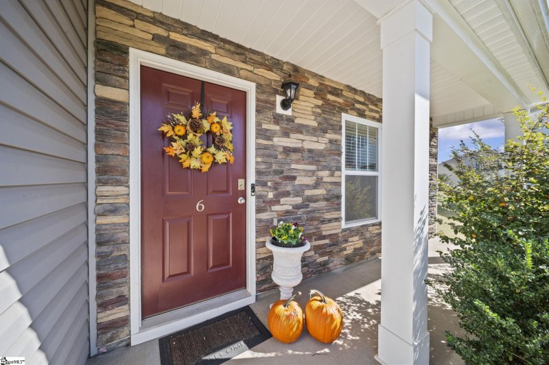 Property image 2 of 6 Rosin Court in Cambridge Walk, Piedmont, SC 29673