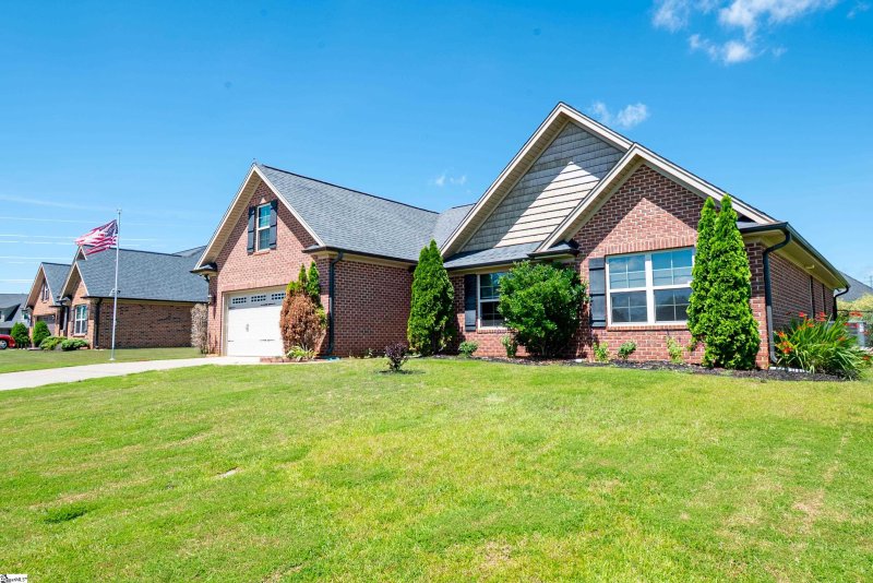 Property image 3 of 303 E Story Bush Lane in Bush Fork, Inman, SC 29349