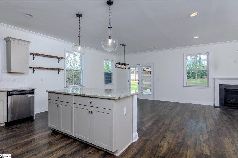 Property image 2 of 305 Timberland Way in Arbor Woods, Piedmont, SC 29673