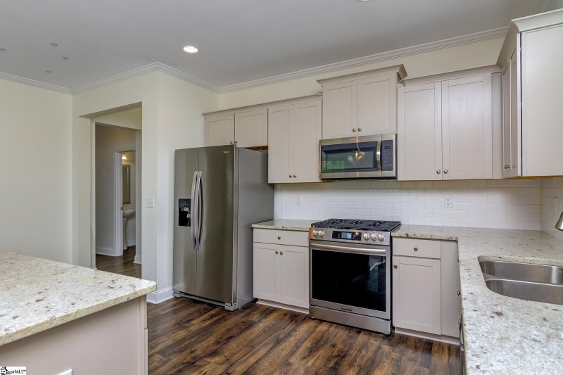 Property image 3 of 305 Timberland Way in Arbor Woods, Piedmont, SC 29673