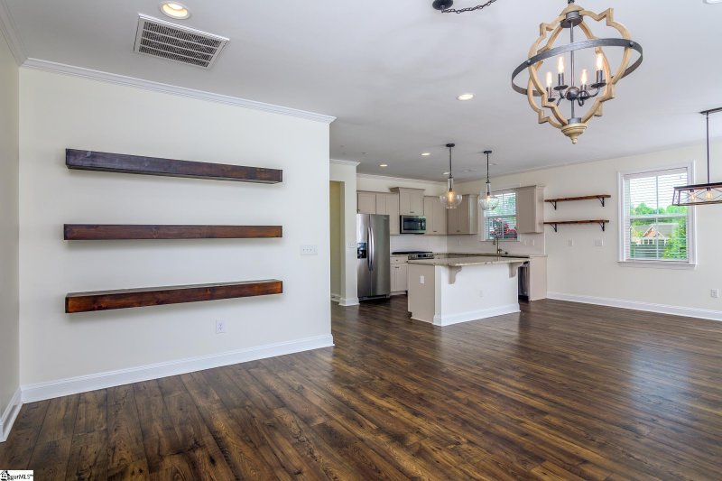 Property image 4 of 305 Timberland Way in Arbor Woods, Piedmont, SC 29673