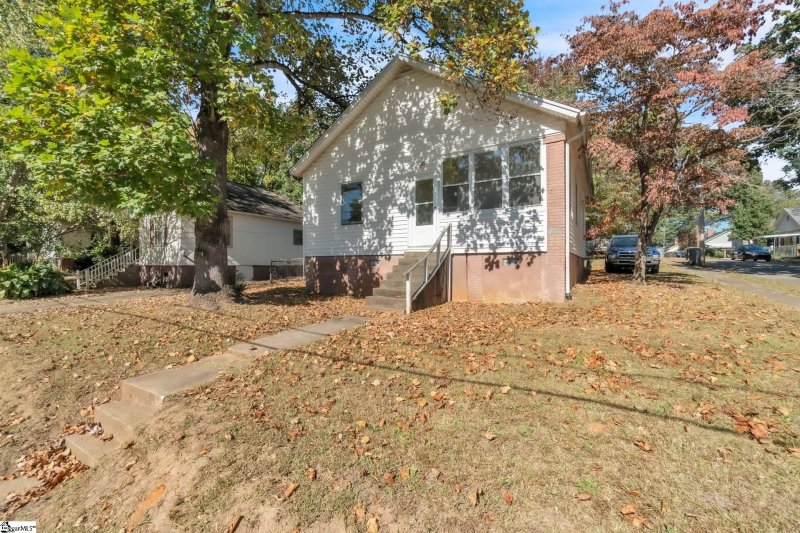 Property image 2 at 437 Sloan Street, Spartanburg, SC 29303