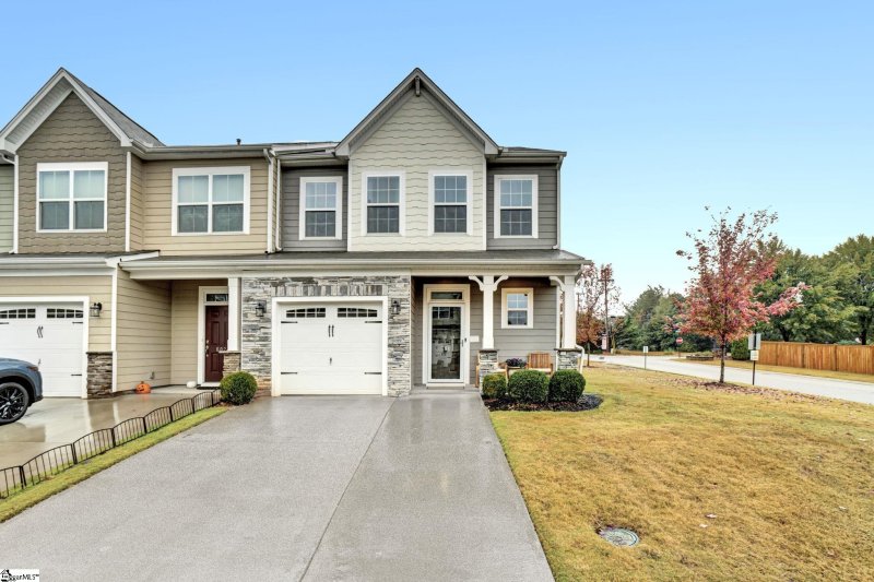 Property image 2 of 600 Daisy Hill Lane in The Village at Adams Mill, Simpsonville, SC 29681