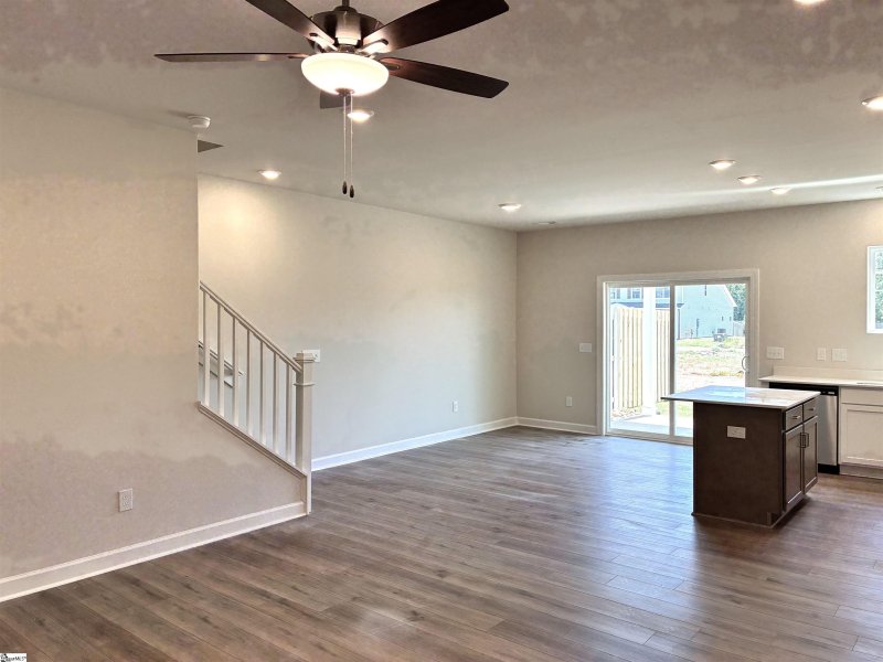 Property image 4 of 215 Crimson Tree Court in Holly Ridge, Greenville, SC 29607