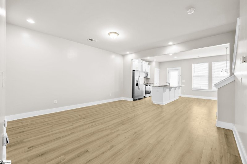 Property image 5 of 108 Addington Lane in Lakeview Chase Townes, Simpsonville, SC 29681