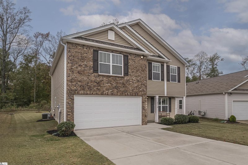 Property image 2 of 213 Sweetgrass Lane in Cambridge Walk, Piedmont, SC 29673