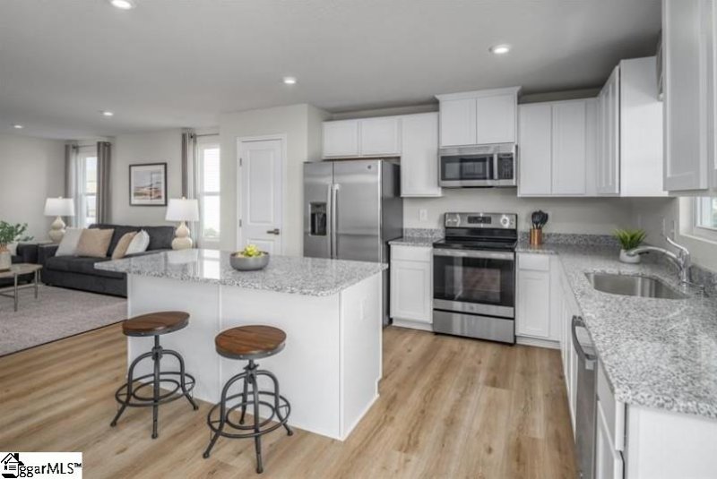 Property image 2 of 934 Delia Avenue in Baker Grove, Reidville, SC 29369