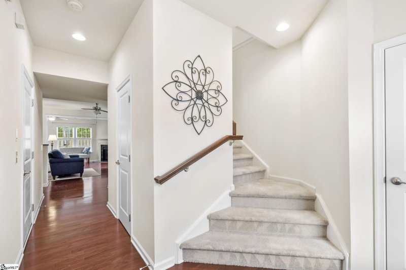 Property image 3 of 471 Woodbark Court in Crescentwood Village, Mauldin, SC 29662