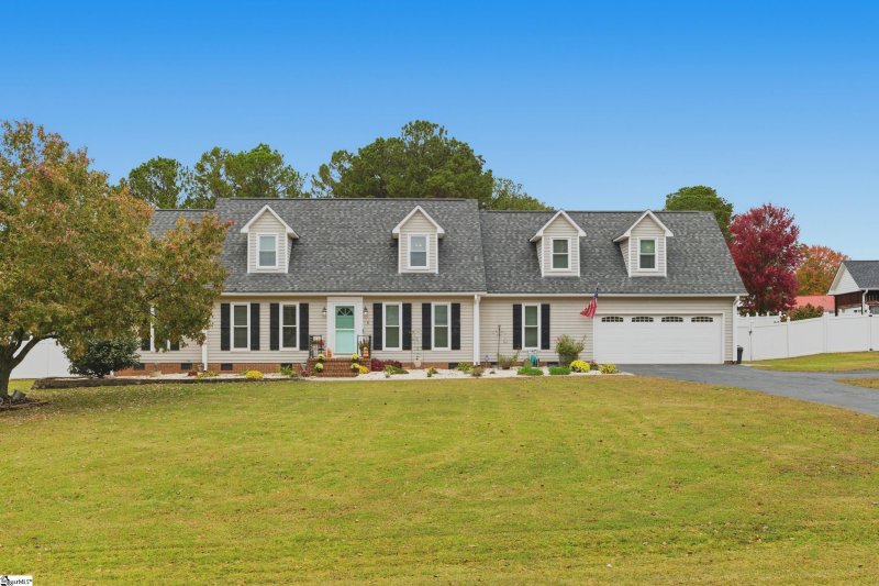 Carolina Oaks, Chesnee community