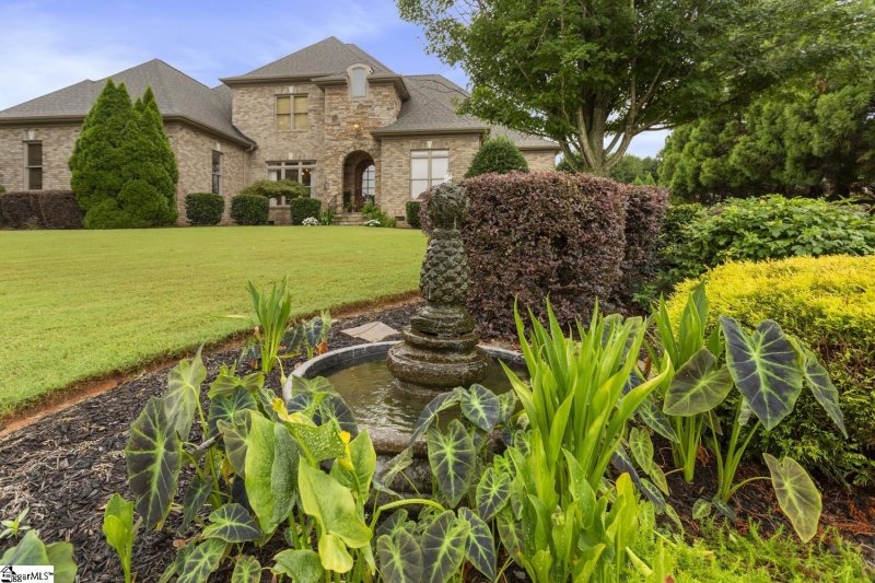 Property image 2 of 104 Harlond Drive in Rivendell, Anderson, SC 29621