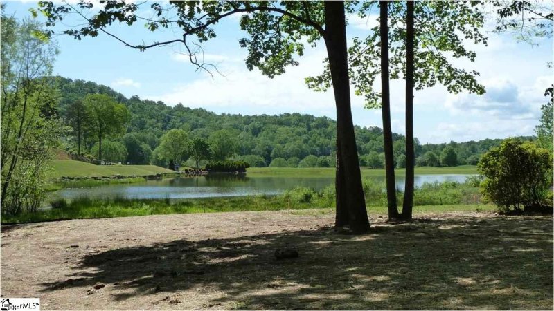 Property image 3 of 122 Knightsridge Road in Cliffs Valley, Travelers Rest, SC 29690