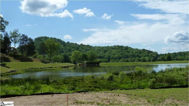 Property image 5 of 122 Knightsridge Road in Cliffs Valley, Travelers Rest, SC 29690