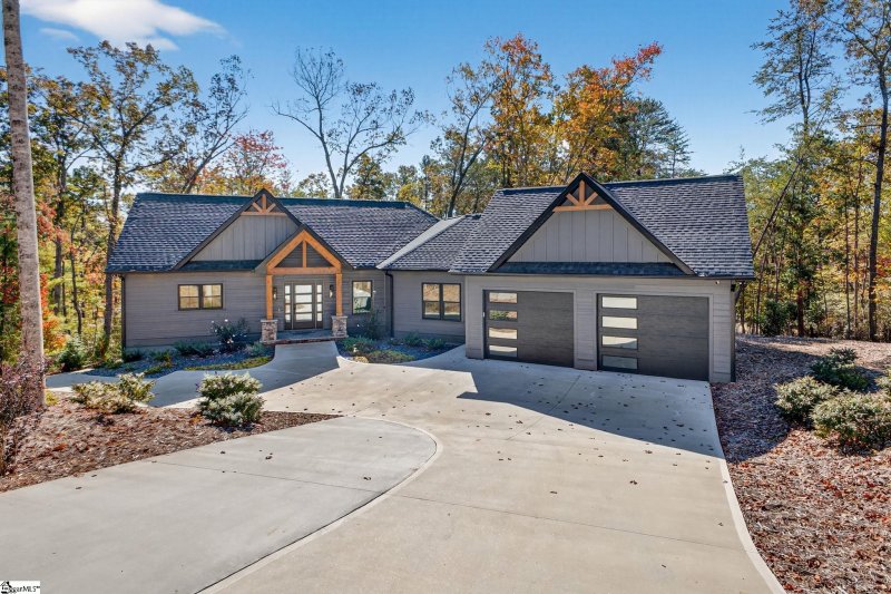 709 Keowee Bay Circle