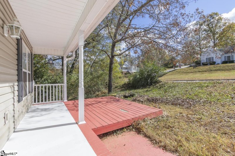 Property image 3 of 202 Ashton Drive in Ashton Ridge, Liberty, SC 29657