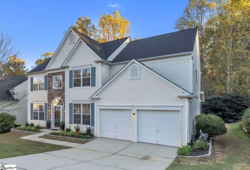 Property image 2 at 516 Collingsworth Lane, Greenville, SC 29615