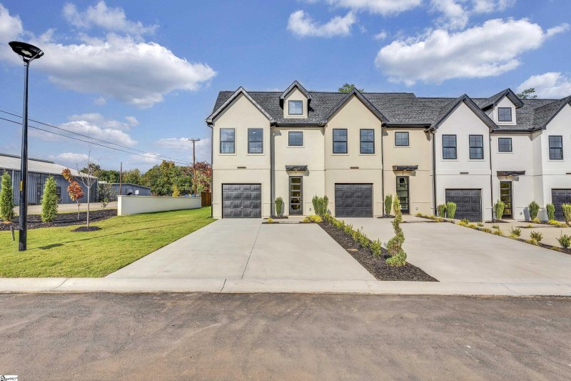 Property image 2 of 1 Taverly Drive in Jupiter Townes, Greenville, SC 29605