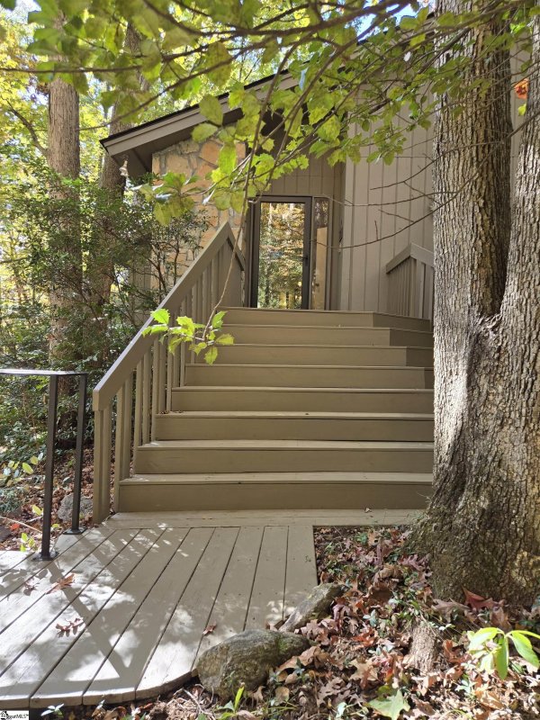 Property image 4 of 434 Henderson Road in Gower Estates, Greenville, SC 29607