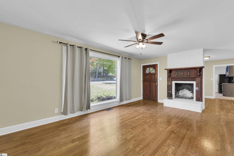 Property image 3 of 220 Scarlett Street in Sherwood Forest, Greenville, SC 29607