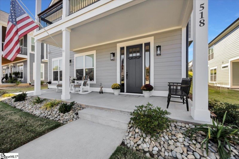 Property image 2 of 518 Coolwater Drive in Stillwaters of Lake Robinson, Taylors, SC 29687