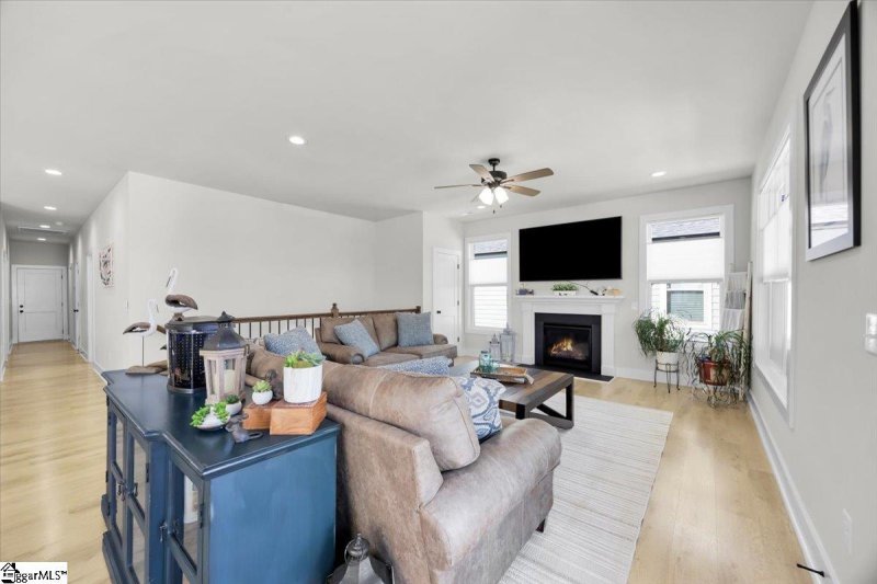 Property image 4 of 518 Coolwater Drive in Stillwaters of Lake Robinson, Taylors, SC 29687