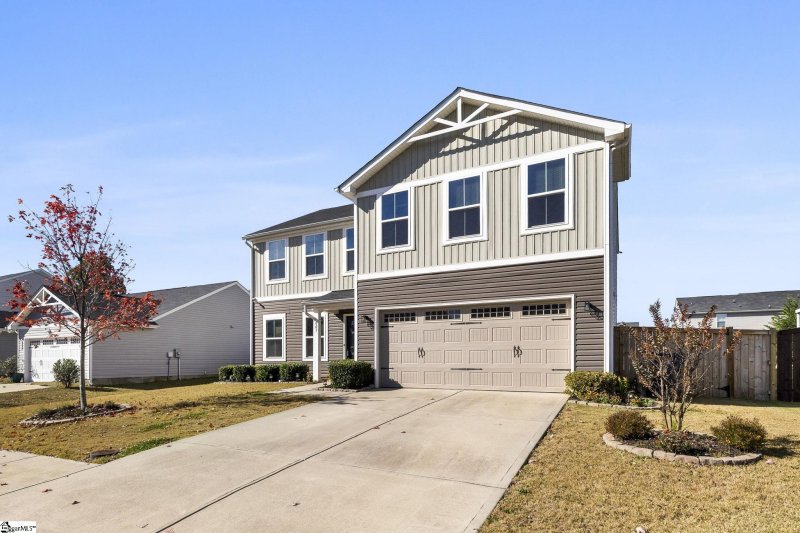 Property image 2 of 805 Danforth Drive in Maplestead Farms, Greenville, SC 29617