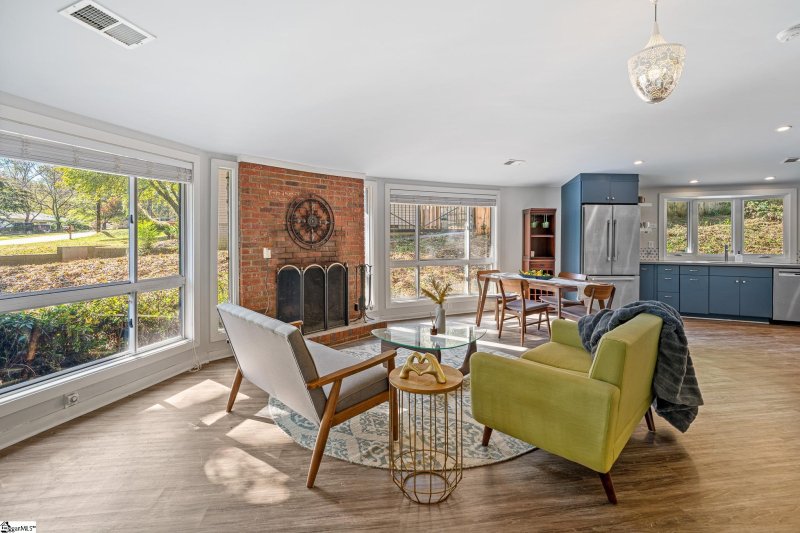 Property image 3 of 112 Scarlett Street in Sherwood Forest, Greenville, SC 29607