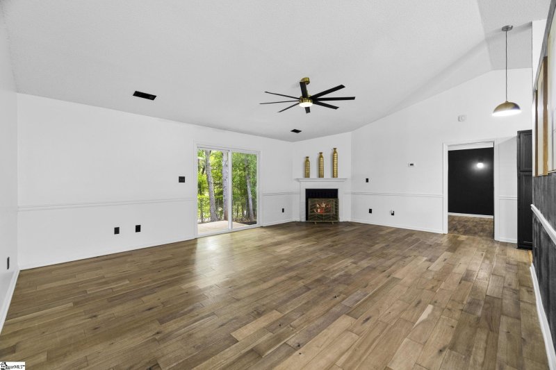 Property image 5 of 400 Hill Lane in Hill Place, Mauldin, SC 29662