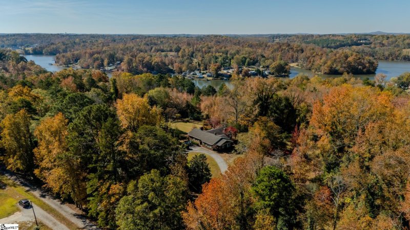 Saluda Lake, Greenville Community