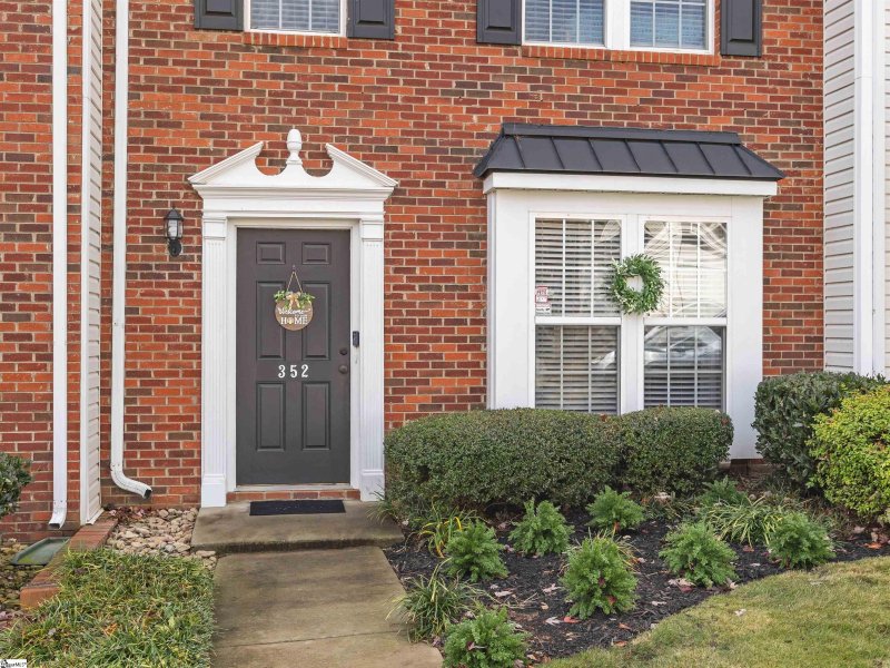 Property image 2 of 352 Moonstone Drive in Hadley Park, Mauldin, SC 29662