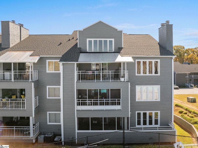 1609 Northlake Drive