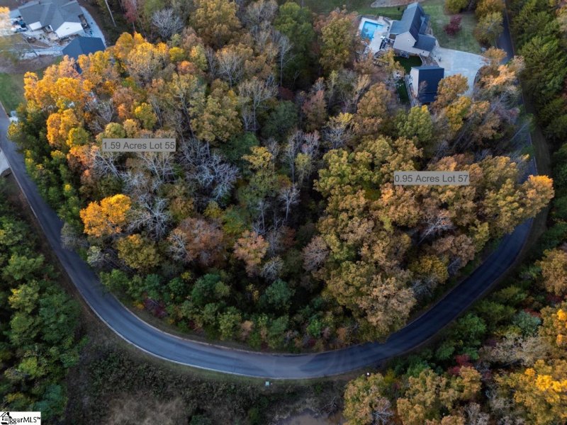 Property image 2 of 173 W Waters Edge Lane in Waters Edge, West Union, SC 29696