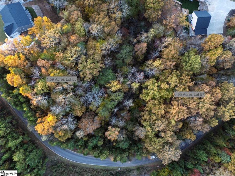 Property image 4 of 173 W Waters Edge Lane in Waters Edge, West Union, SC 29696