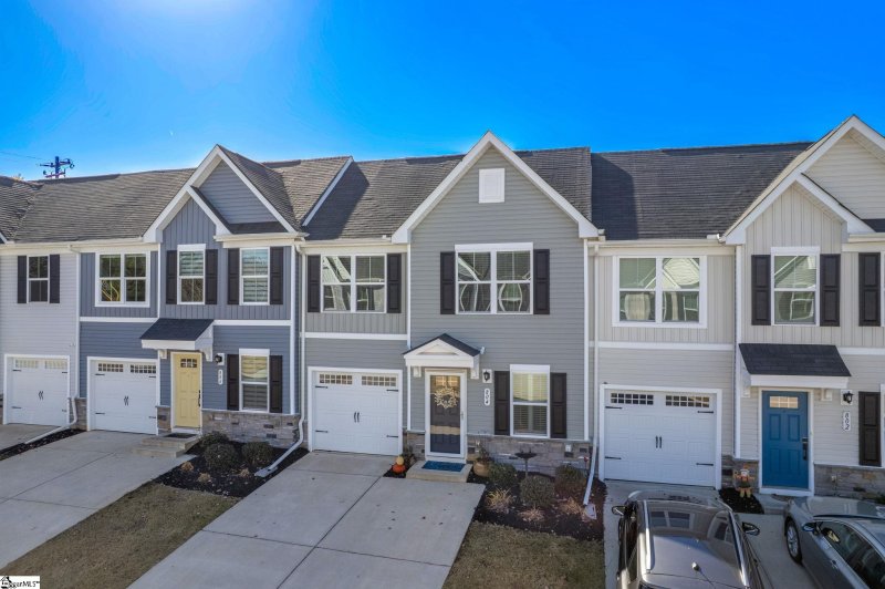 Property image 2 of 804 Staveley Lane in Creekstone Villas, Greenville, SC 29617