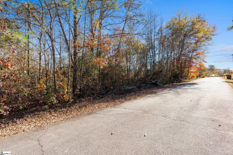 Hickory Heights, Easley Community