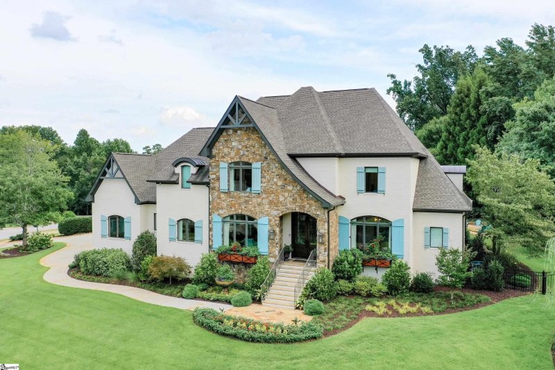 Cobblestone, Simpsonville Community